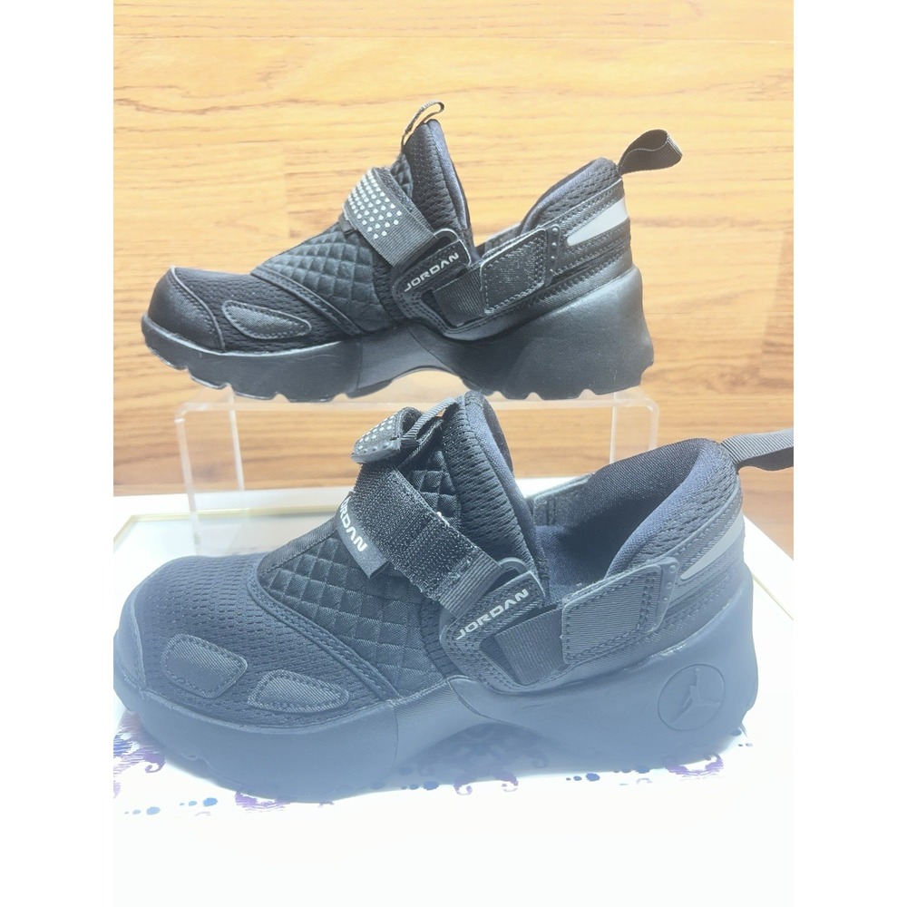 Jordan Trunner LX Triple Black/Black-Black HQ2164-001 Women's Size 6 New